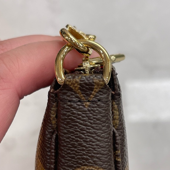 Louis Vuitton monogram mini pochette - Picture 7 of 16